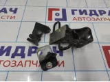 Петли двери задней правой Volkswagen Touareg (GP) 7L0833402