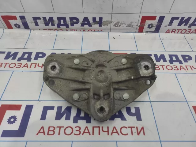 Кронштейн амортизатора переднего Volkswagen Touareg (GP) 7L0412391D