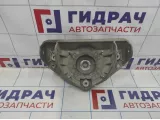 Кронштейн амортизатора переднего Volkswagen Touareg (GP) 7L0412391D