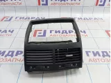 Дефлектор воздушный в заднюю консоль Volkswagen Touareg (GP) 7L6819203C