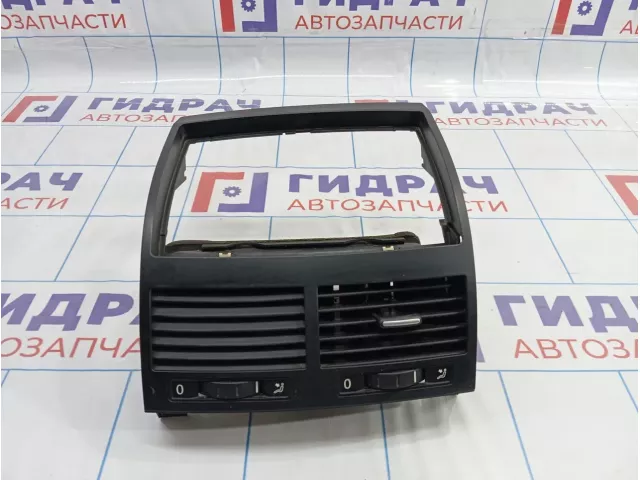 Дефлектор воздушный в заднюю консоль Volkswagen Touareg (GP) 7L6819203C