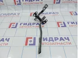 Петля двери багажника левая Volkswagen Touareg (GP) 7L6827301C