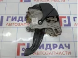 Педаль стояночного тормоза Volkswagen Touareg (GP) 7L0721797N