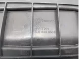 Накладка петли багажника левая Volkswagen Touareg (GP) 7L6809953E