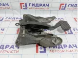 Педаль тормоза Volkswagen Touareg (GP) 7L0723142B