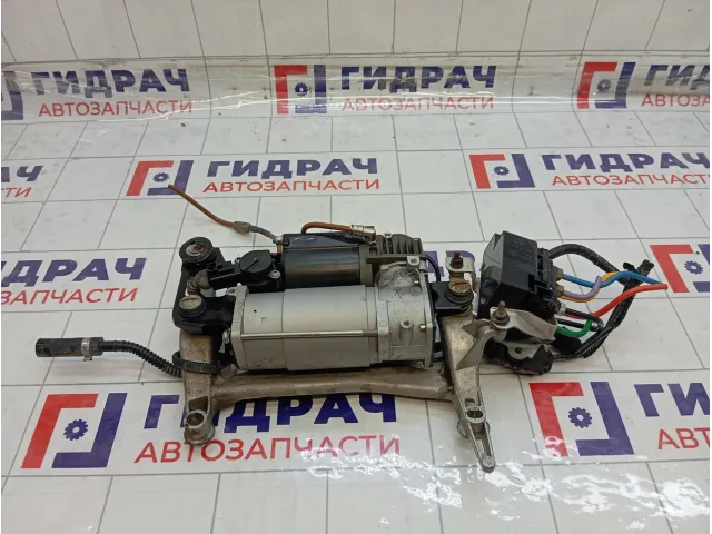 Kомпрессор пневмоподвески Volkswagen Touareg 7L0698007D