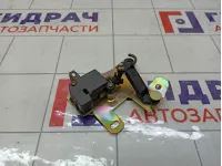 Активатор замка багажника Volkswagen Touareg 7L6827425A