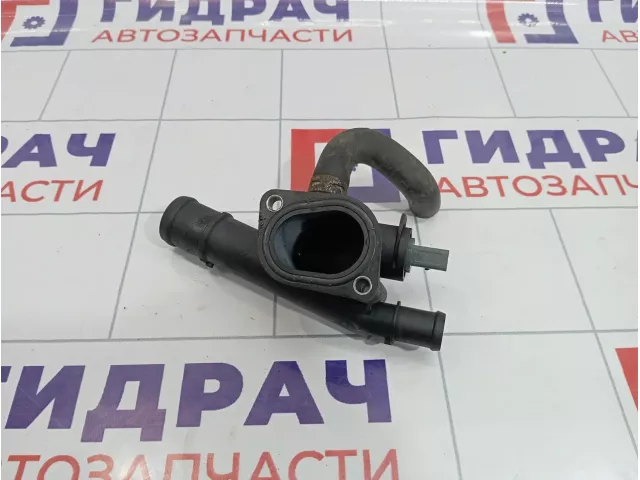 Фланец двигателя системы охлаждения Volkswagen Touran (1T1) 038121132D