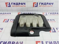 Накладка двигателя Volkswagen Touran (1T1) 03G103925BR