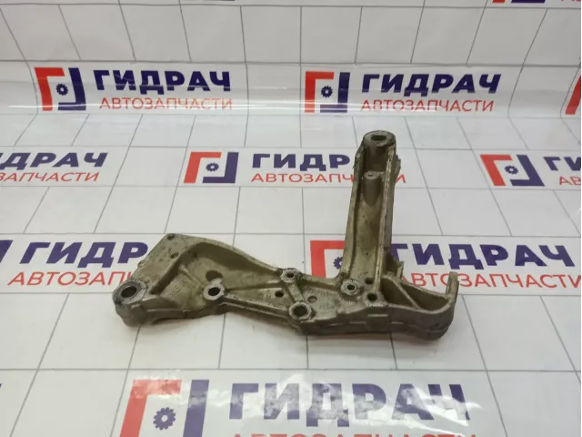 Кронштейн переднего рычага левый Volkswagen Touran (1T3) 1K0199295E