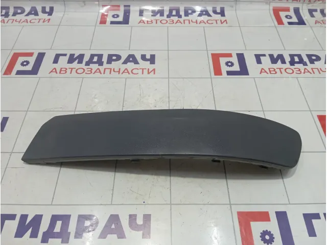 Накладка бампера передняя левая Volkswagen Transporter 7H0807717