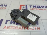 Моторчик стеклоподъемника задний левый Volkswagen Touareg (GP) 7L0959703D00A