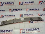 Обшивка багажника на заднюю панель Volkswagen Touareg (GP) 7L6863459