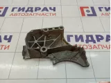 Кронштейн двигателя передний Volkswagen Touareg (GP) 077121235D