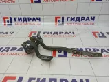 Петля двери багажника левая Volkswagen Touareg (GP) 7L6827301E