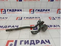 Петля двери багажника правая Volkswagen Touareg (GP) 7L6827302A