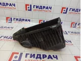 Корпус воздушного фильтра левый Volkswagen Touareg (GP) 7L6128607