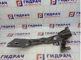 Направляющая переднего бампера правая Volkswagen Touareg (GP) 7L6807184D