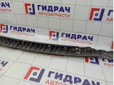 Направляющая заднего бампера Volkswagen Touareg (GP) 7L6807863