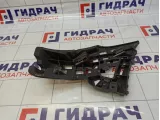 Направляющая переднего бампера правая Volkswagen Touareg (GP) 7L6807178C