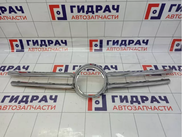 Накладка на решетку радиатора Volkswagen Touareg (GP) 7L6853668B