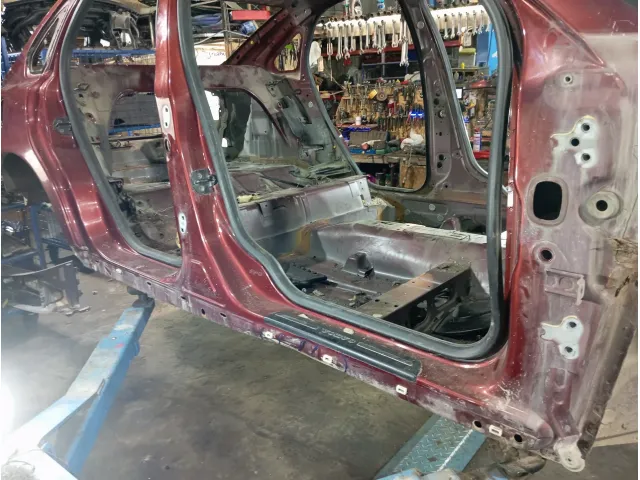 Порог со стойкой правый Volvo S40