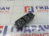 Блок управления стеклоподъемниками Volvo S40 31334350