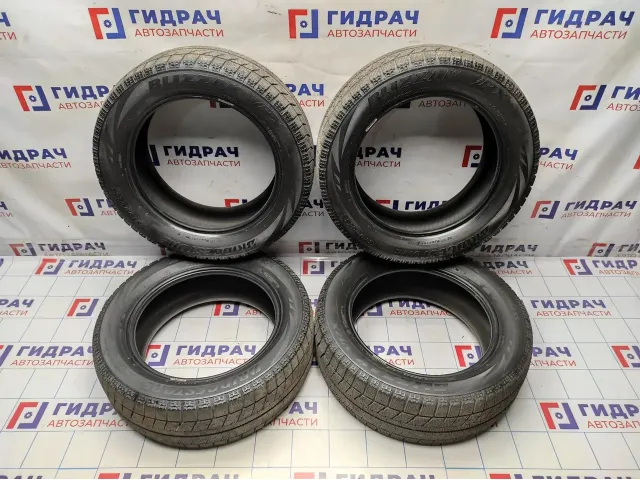Комплект всесезонных шин Bridgestone Blizzak VRX 205/55/ 16  4 шт.