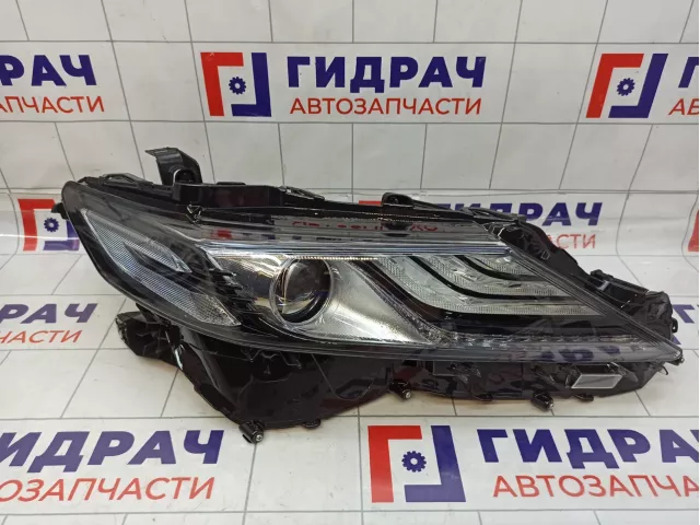 Фара правая Toyota Camry V70 8114533A01