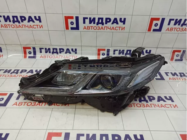 Фара левая Toyota Camry V70 8115033D31