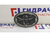 Эмблема решетки радиатора Toyota Hilux (GGN125) 753120K050.